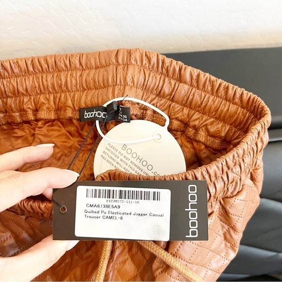 NEW Boohoo Women's Quilted Faux Leather Jogger Trouser Pants Camel 8 NWT - Picture 6 of 6